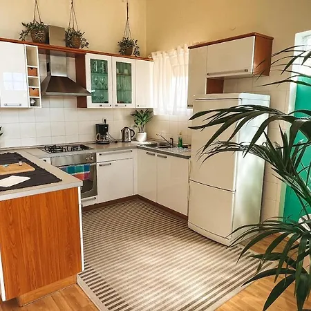 فندق مبيت وإفطار W Sea View, Private Ensuite & Balcony 4*
