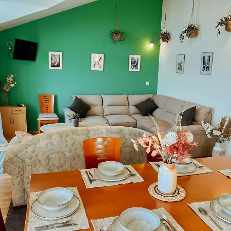 فندق مبيت وإفطار W Sea View, Private Ensuite & Balcony 4*