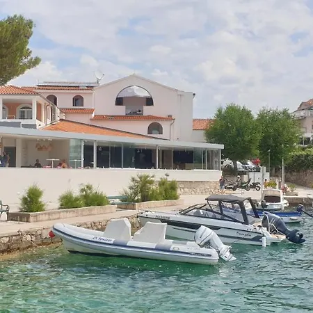 W Sea View, Private Ensuite & Balcony فندق مبيت وإفطار شيبينيك