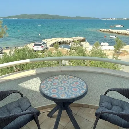 W Sea View, Private Ensuite & Balcony فندق مبيت وإفطار