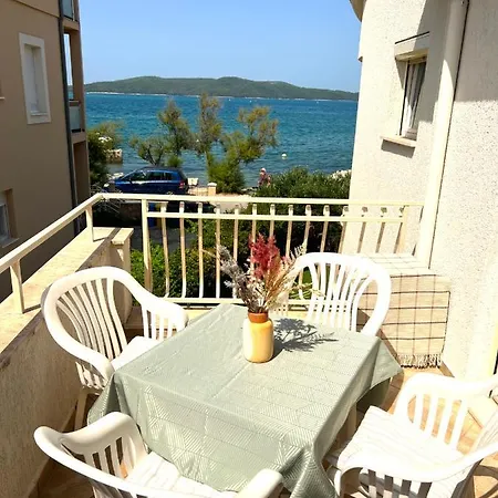W Sea View, Private Ensuite & Balcony فندق مبيت وإفطار